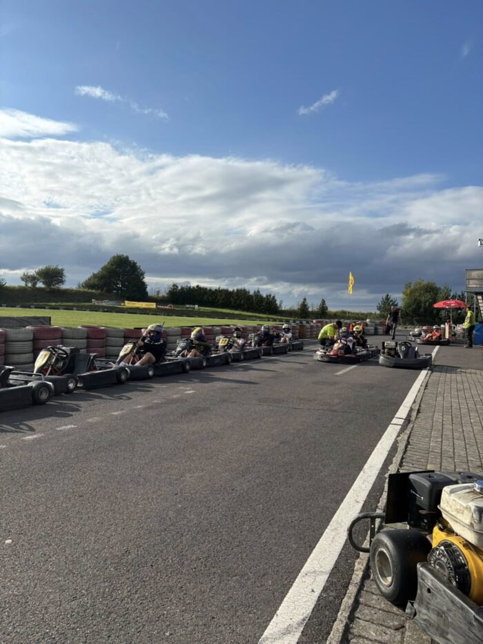 Spaß beim Go-Kart fahren